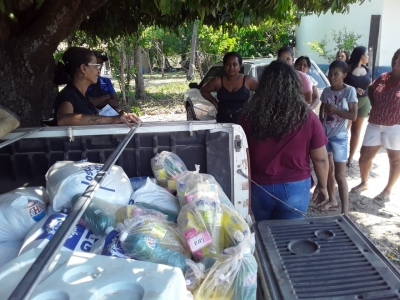 Secretaria de Assistência Social realiza a entrega de cestas básicas em varias comunidades