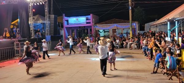 Prefeitura de Barão de Melgaço em parceria com a Secel-MT, promoveu a Festividade Cultural de Fim de Ano com diversos Shows Nacionais.