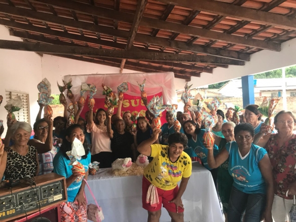 A Primeira Dama Cris Verônica Bragança e sua Equipe da Assistência Social / CRAS realizou nessa Quinta-feira dia 22 de Março de 2018 a Comemoração da Páscoa com o Grupo da Melhor Idade